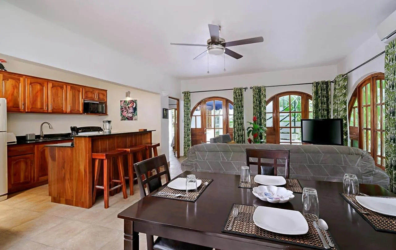 Beach House Condos, נגריל 3*,  ג'מייקה
