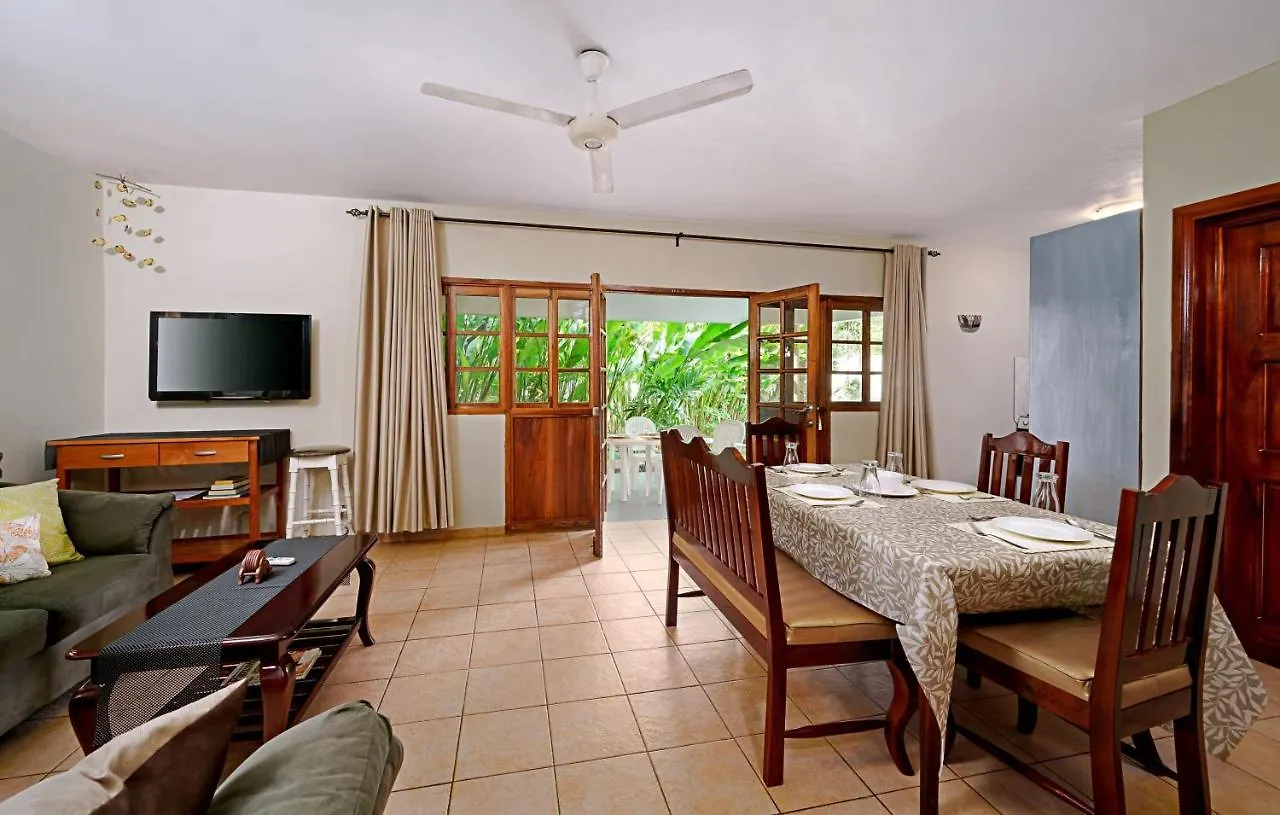 Beach House Condos, נגריל 3*,  ג'מייקה
