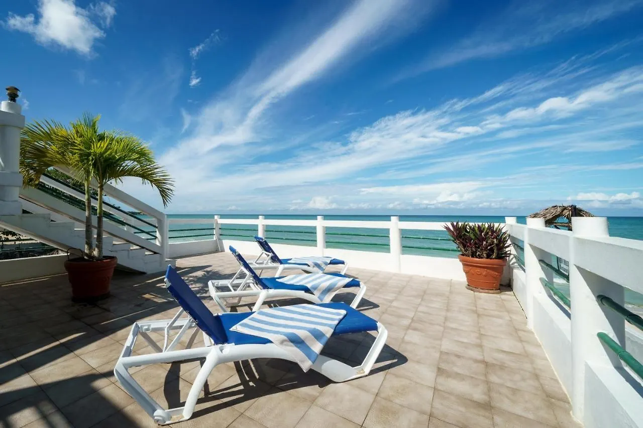 Beach House Condos, Negril 3*,