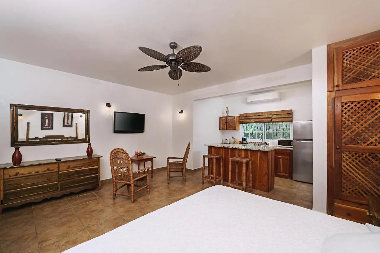*** Hotel Beach House Condos, Negril Jamaica